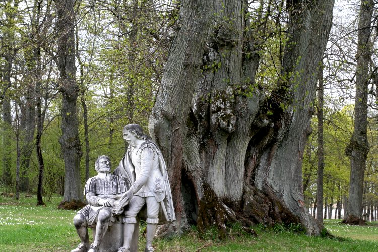 Foten av Prins Eugens ek p&aring; Waldemarsudde och Djurg&aring;rden